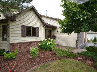 1806 Regatta Dr, Woodbury, MN 55125