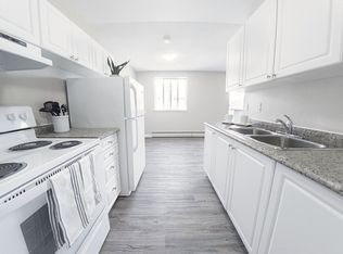 Courtyard Apartments - All Inclusive, Tillsonburg, ON N4G 3L5