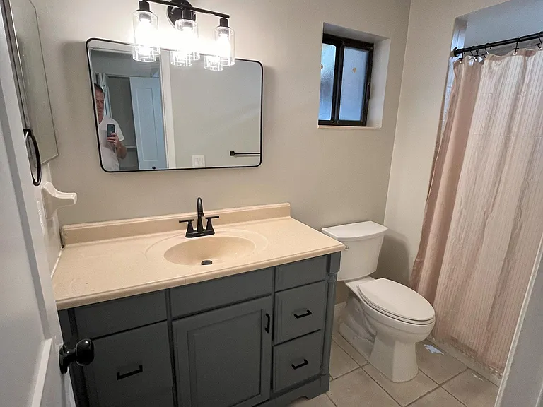 245 W Highland St — Photo 28