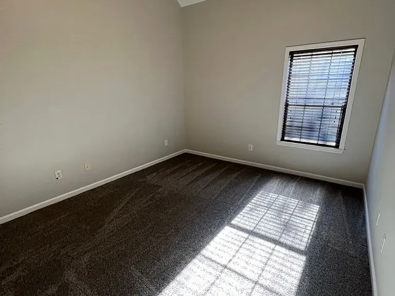 328 Amber Ln — Photo 24