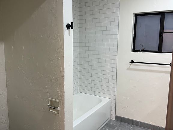 5th image of 1225 S Maple Ave Unit A