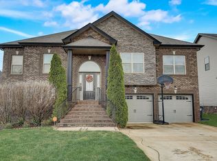 1040 Henry Place Blvd, Clarksville, TN 37042