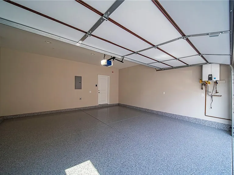 14102 Edwards — Photo 31