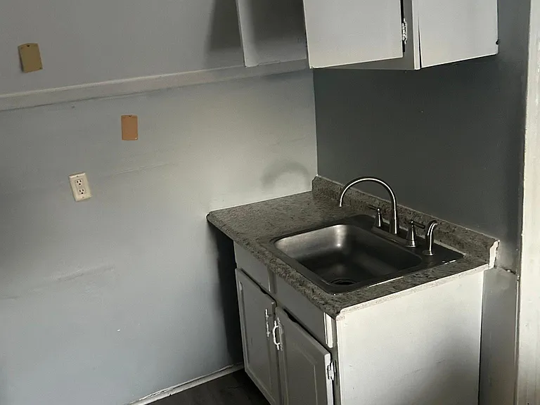 243 Webster Ave #3 — Photo 9