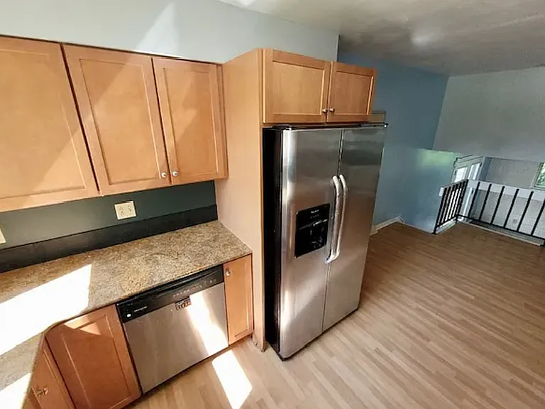 818 Eastchester Dr — Photo 4