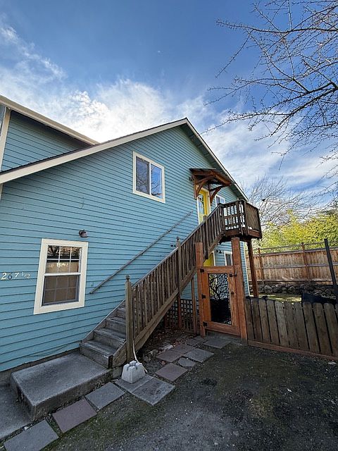 1st image of 267.5 8th St #267.5