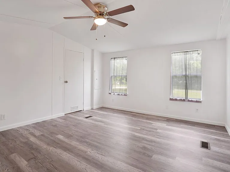 21950 Caney Dr — Photo 13