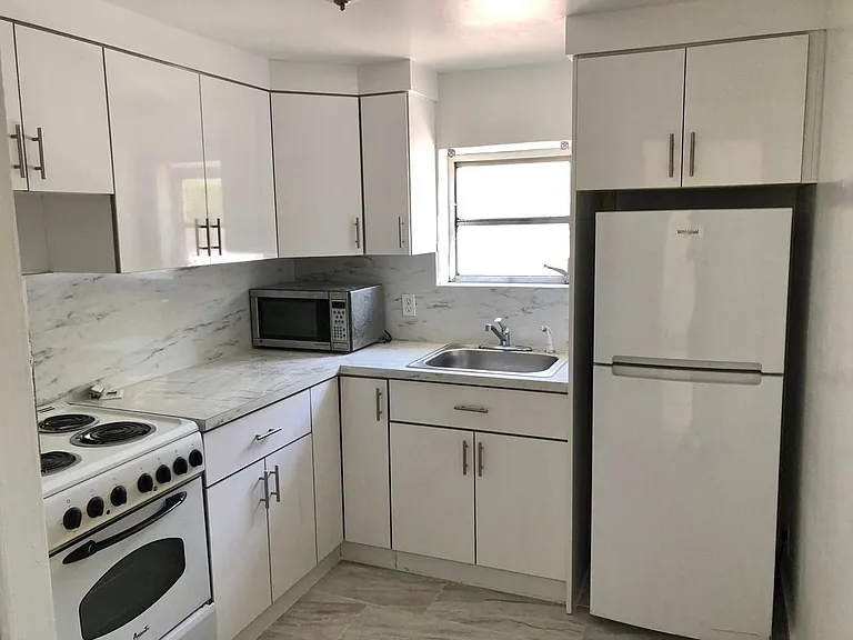 2519-2521 Pierce St — Photo 1