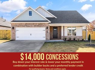 1913 Farmer St, Pea Ridge, AR 72751