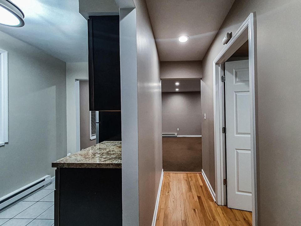 1st image of 17 Wilson Pl APT 19