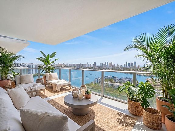 2nd image of 16385 Biscayne Blvd #2920