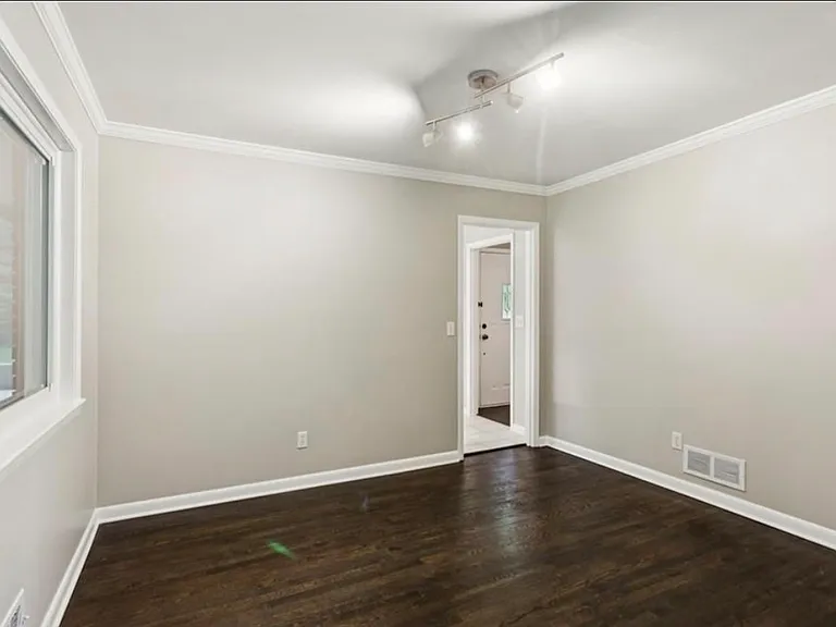 667 Brookline Dr SE — Photo 30
