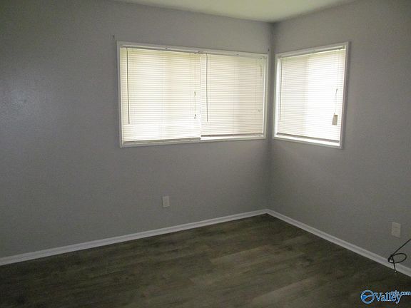 4th image of 2424 Medaris Rd NW