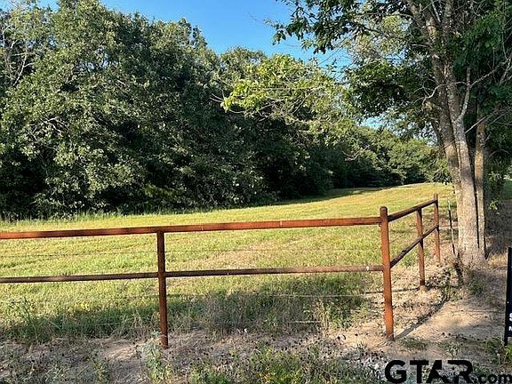5th image of 957 NE County Road 2220