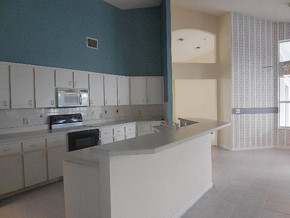 2nd image of 630 Cumberland Dr