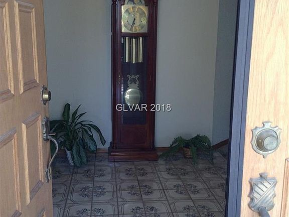 4th image of 6831 Tree Haven Ct