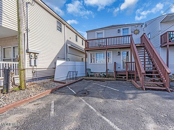 3rd image of 219 Hamilton Avenue #1A