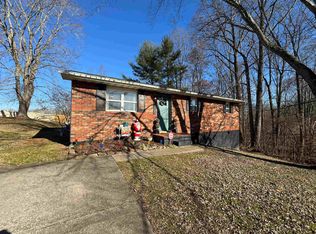 1714 Michelle Ln, Flatwoods, KY 41139