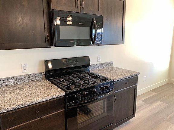 3rd image of 3322 E Holly Dr