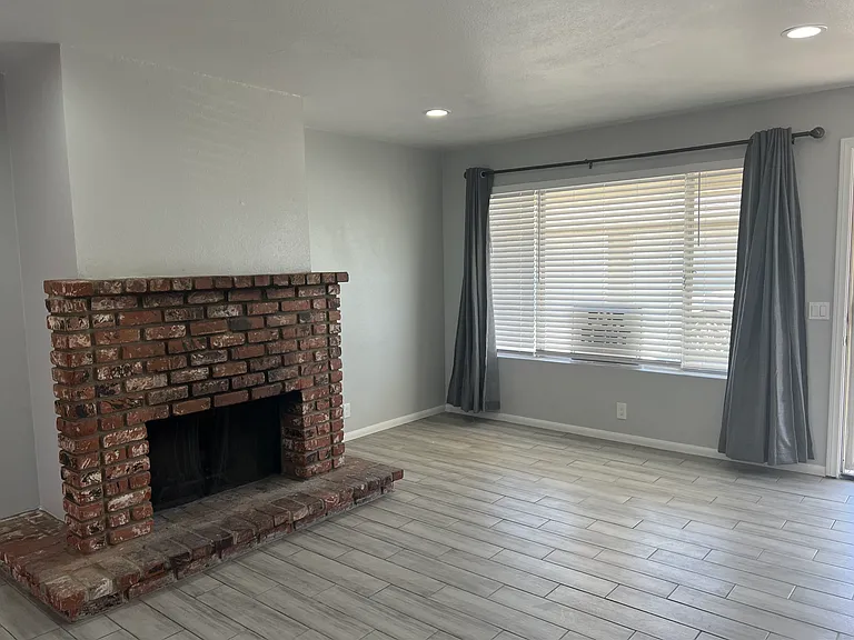 16578 Vine St #A — Photo 3