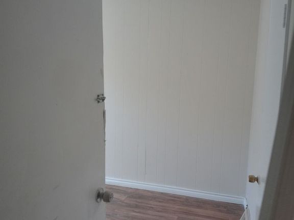 4th image of 619 Lake St