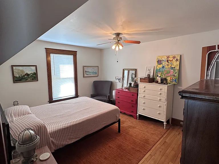 132 N Main St — Photo 7