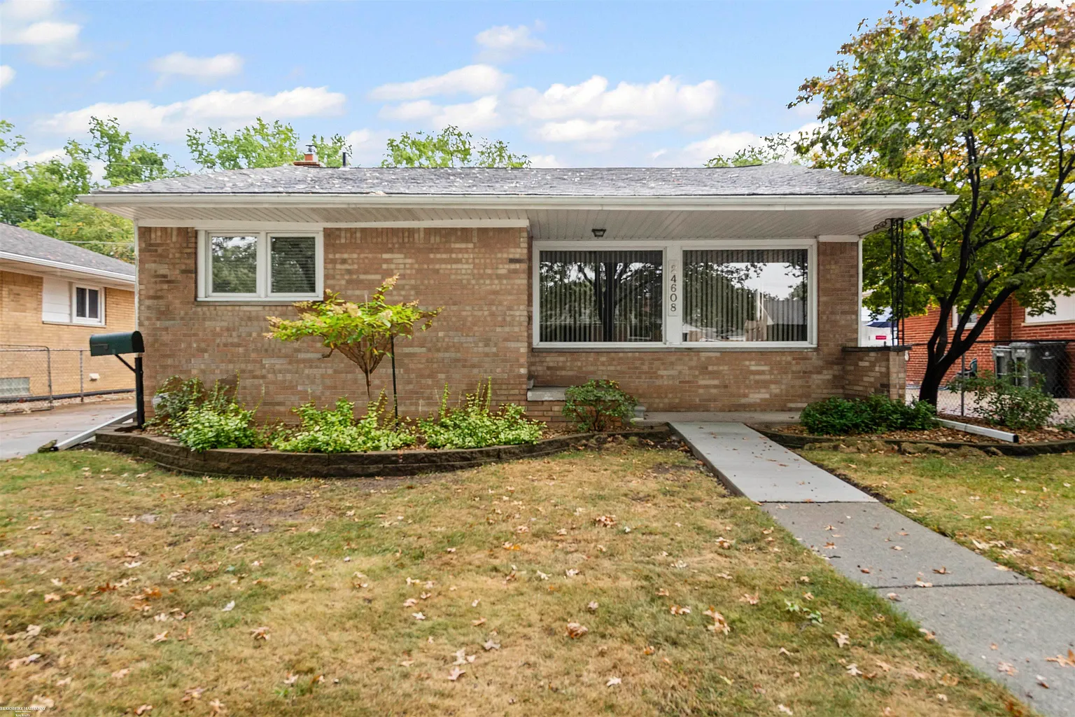 24608 Ursuline St photo 1