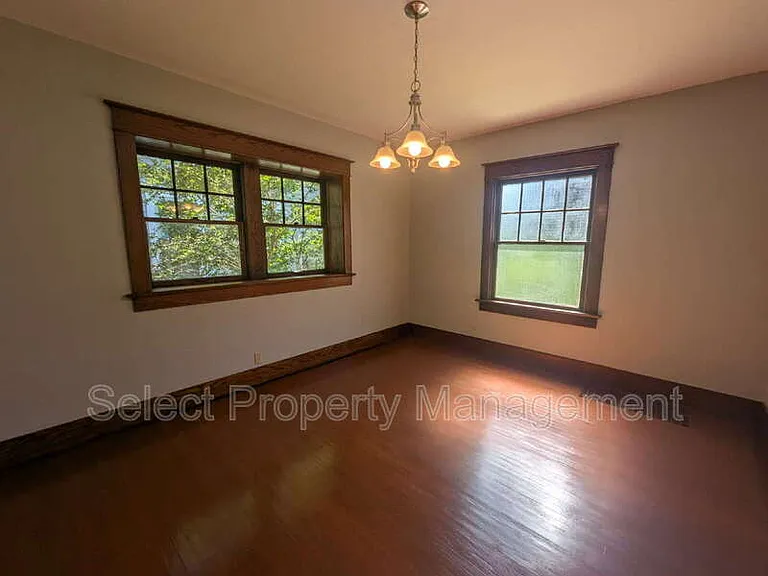 2526 Hoagland Ave — Photo 6