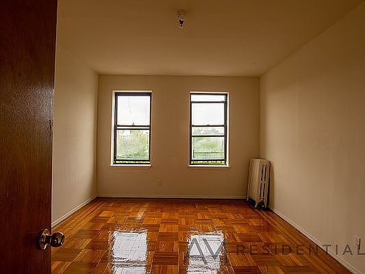 3rd image of 2006 Benson Ave #Dd