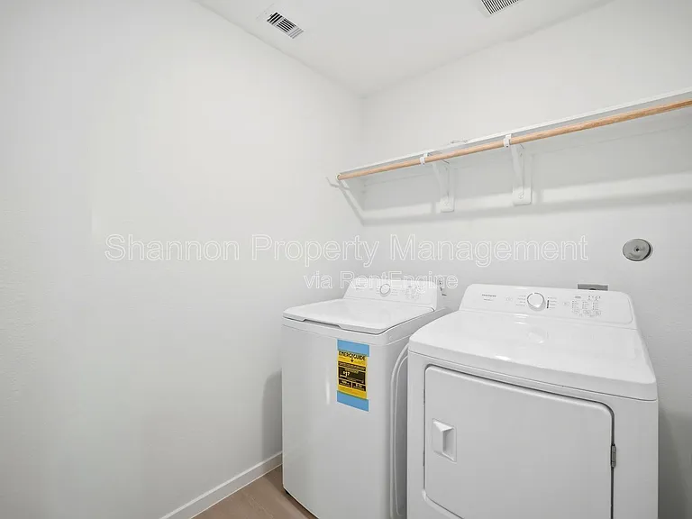 25585 Rose Creek Dr — Photo 22