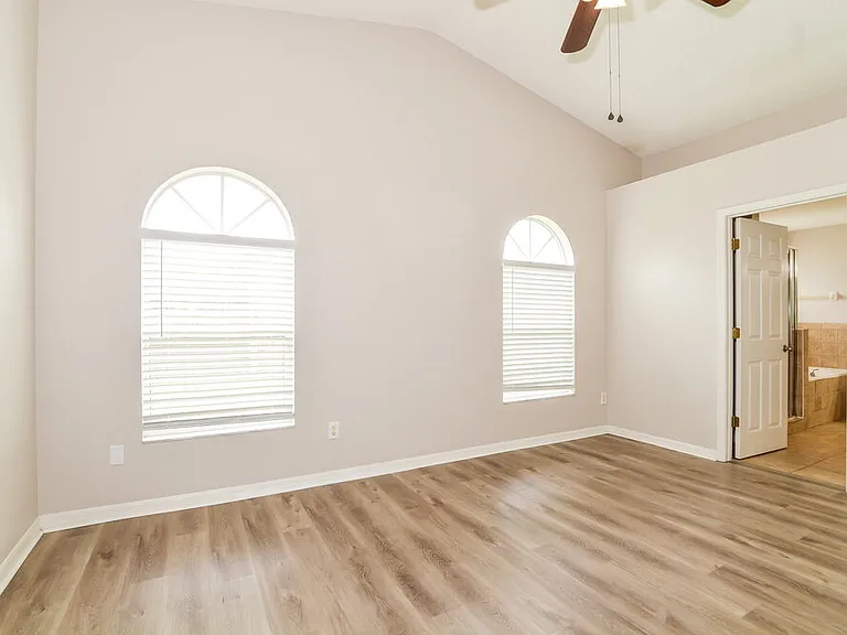1876 Olivia Cir — Photo 8