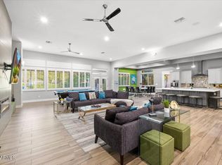13821 N Coral Gables Dr, Phoenix, AZ 85023