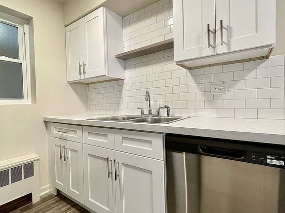 5th image of 1376-1384 Brown St #1384-6