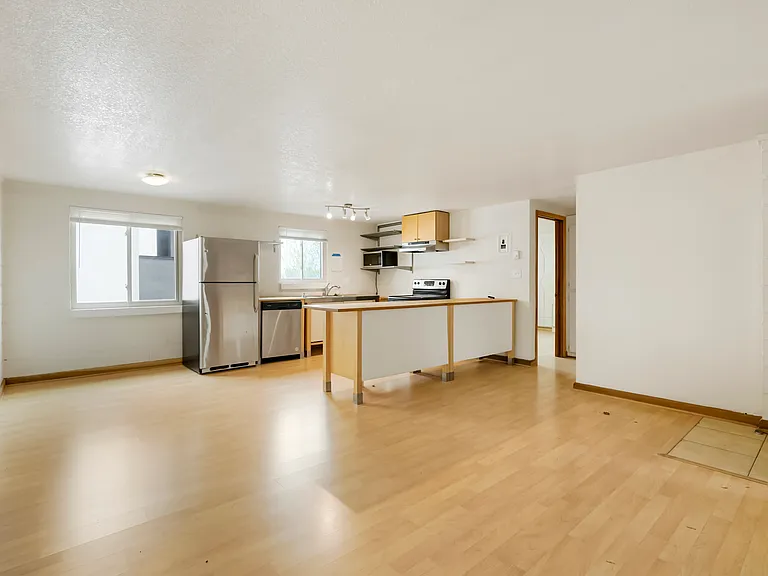 2860 W 32nd Ave — Photo 19
