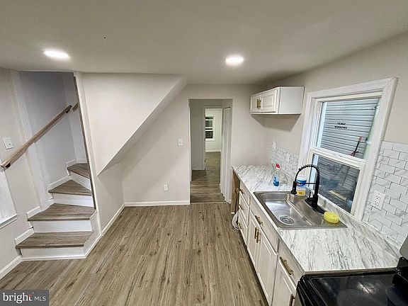 3rd image of 802 Fairmount Ave