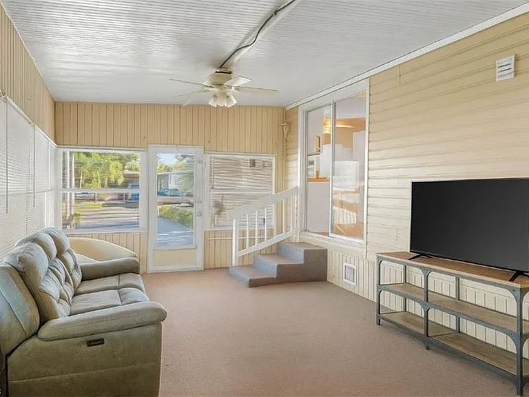 407 Cape Florida Way — Photo 9