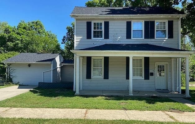 1st image of 230 E Vine St