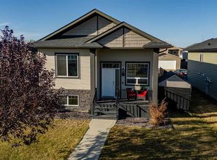 22 SE Mackenzie Ranch Way, Lacombe, AB T4L0K1
