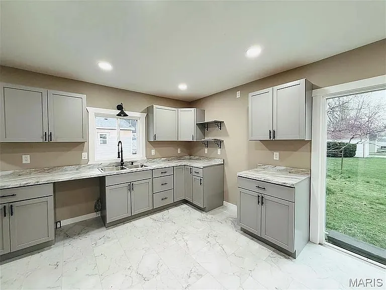 120 W Caldwell St — Photo 9