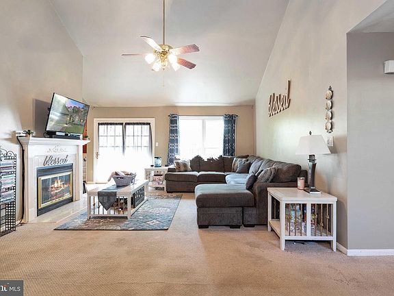5th image of 3911 Hazel Ct