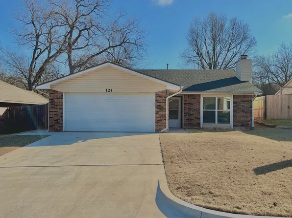 121 Stonewood Dr, Noble, OK 73068