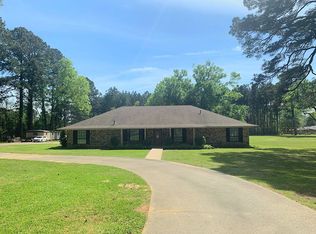 300 9th St NE, Springhill, LA 71075