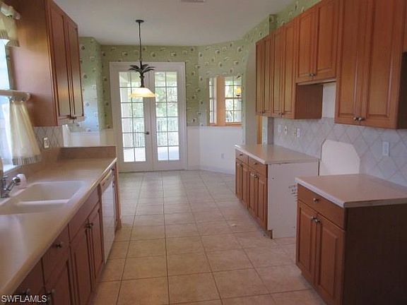 5th image of 5121 W Hyde Park Ct APT 201