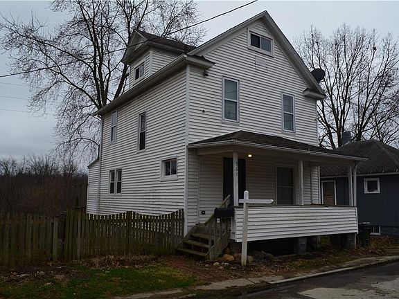 2nd image of 561 Paul Pl