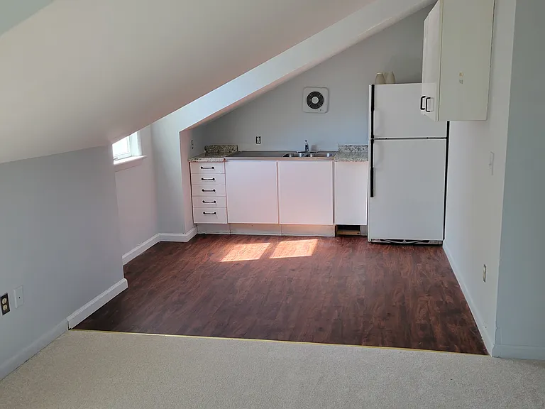 11 Park Ave — Photo 23