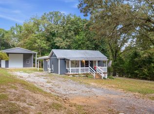 559 Donahoo Rd SE, Silver Creek, GA 30173