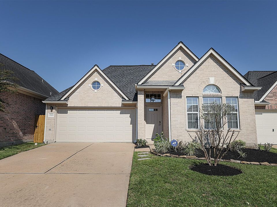 1st image of 15819 Pleasant Green Cir