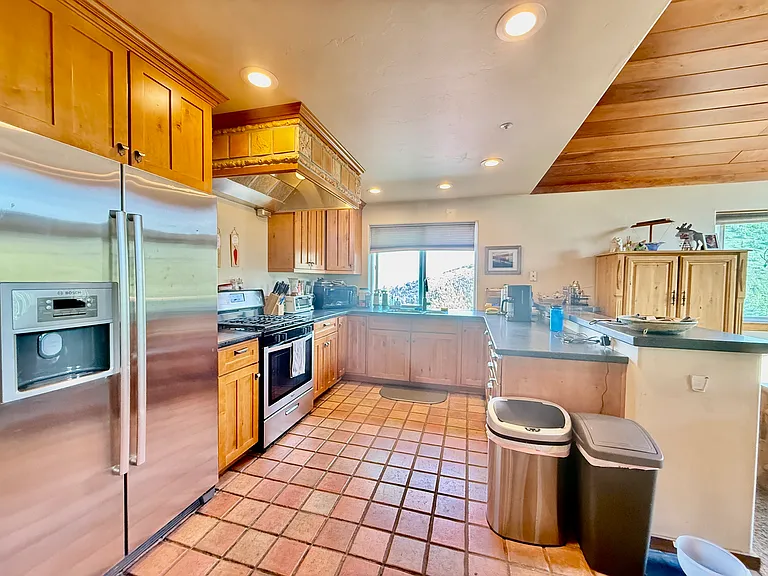 7910 Boothill Dr — Photo 9