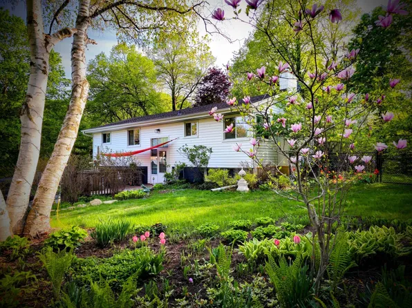 2705 Bobolink Rd, Long Lake, MN 55356