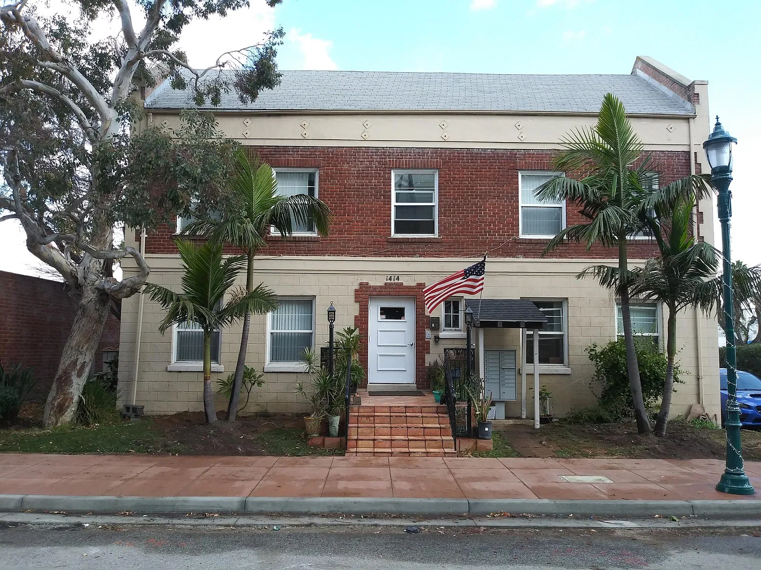 1414 Cravens Ave — Photo 2